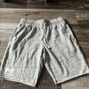 Women’s NWOT Under Armour Gray Athletic Shorts with Elastic Waistband